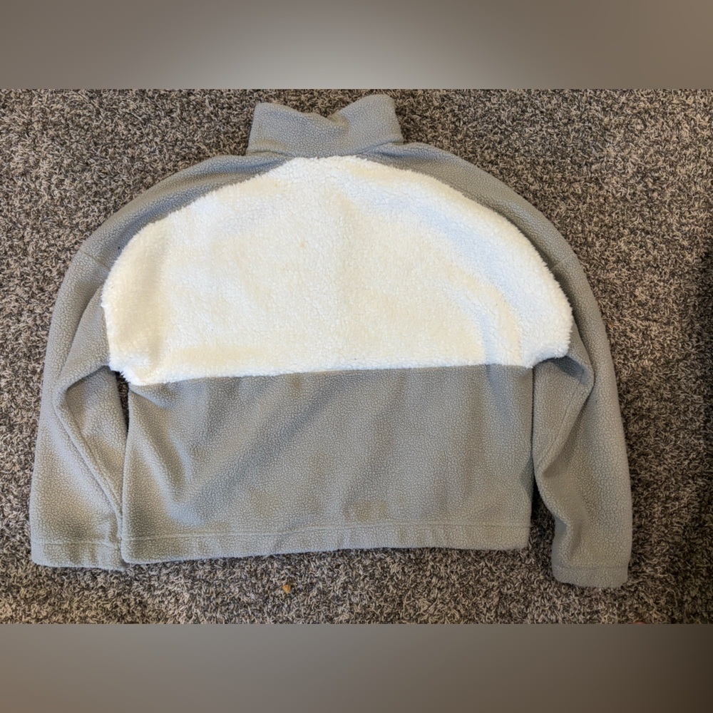 Columbia Gray and White Woman’s Fuzzy Half Button Sweater XXL - Picture 5 of 5